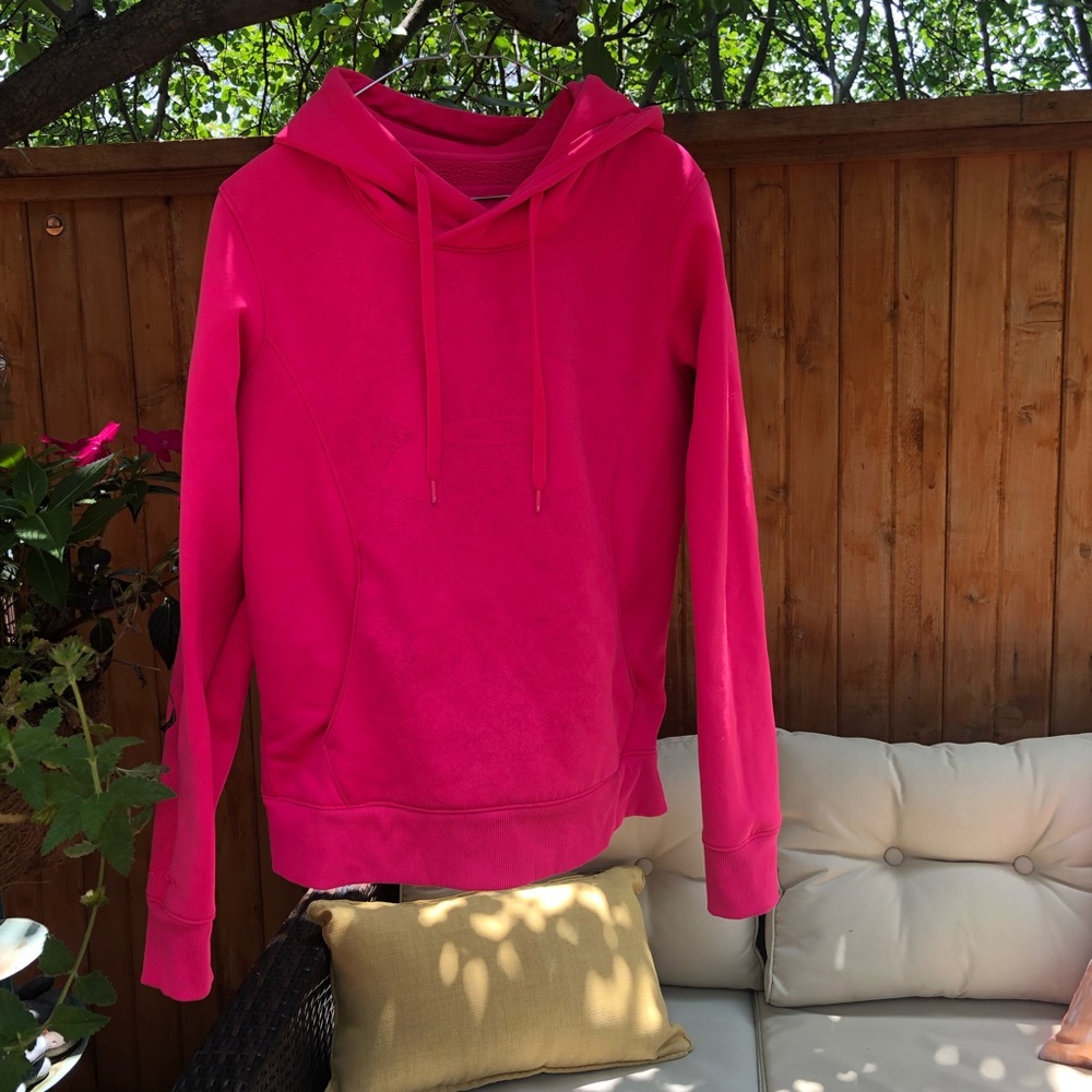 Small underarmour hoodie
